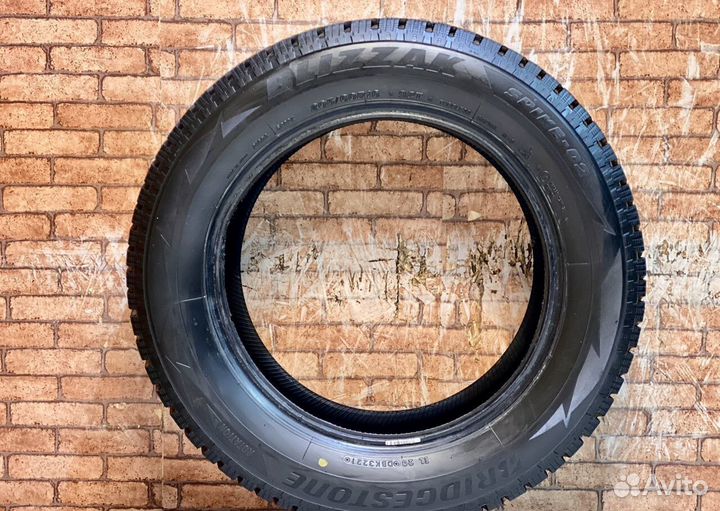 Bridgestone Blizzak Spike-02 205/60 R16