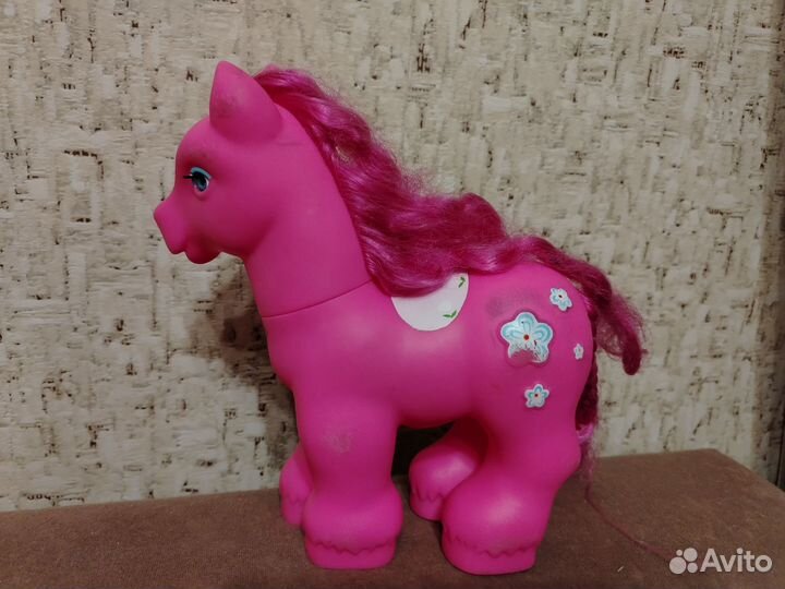 Розовый пони