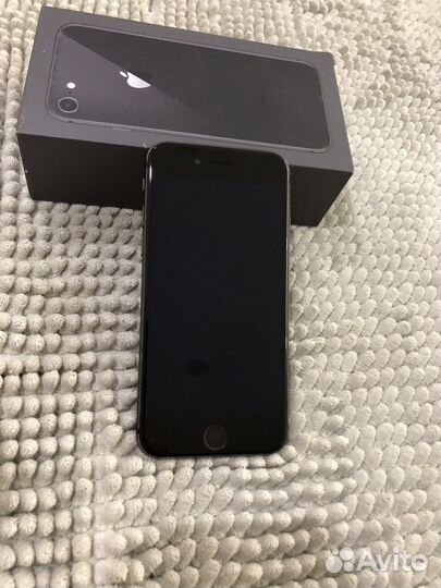 Телефон iPhone 8 64 gb