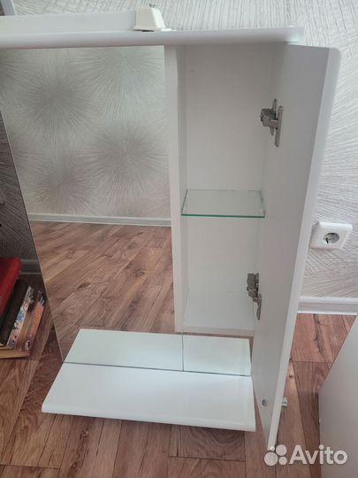 Полка в ванную с зеркалом бу