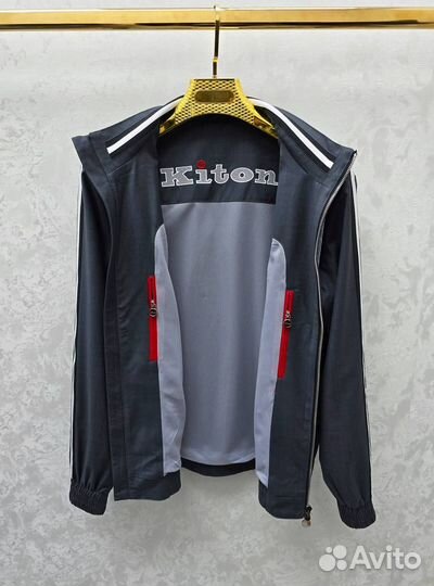 Костюм мужской Kiton