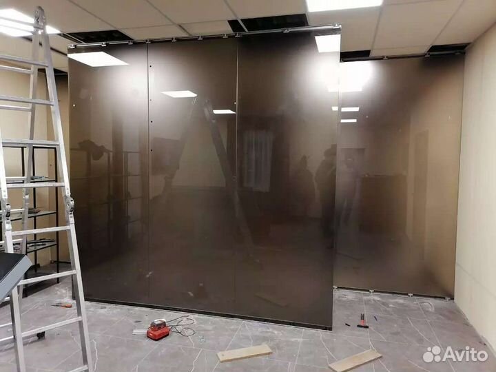 Стеклянные лофт перегородки. Безрамное остекление