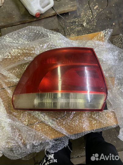 Фонарь задний левый vw polo