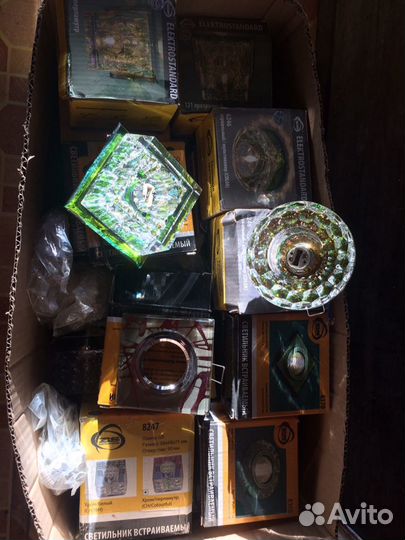 Точечный светильник, почти ничего не осталось