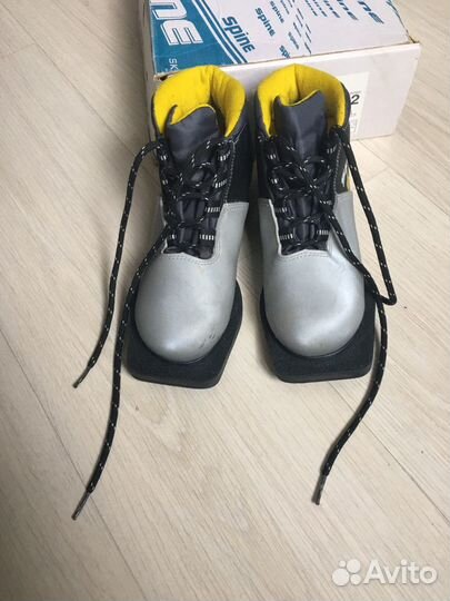 Лыжные ботинки