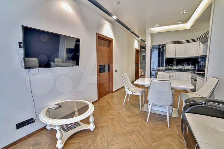 3-к. квартира, 107 м², 10/24 эт.