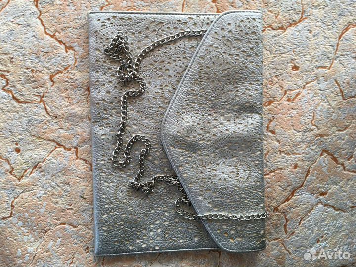 Клатч серебристый