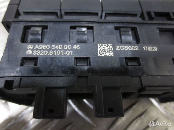 Блок кнопок Mercedes-Benz A9605400046