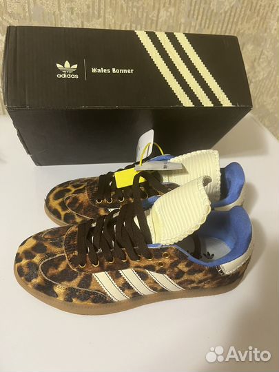 Кроссовки adidas