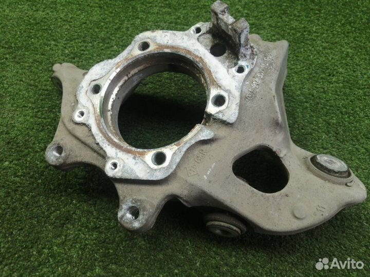 Кулак поворотный задний правый Mercedes Glk