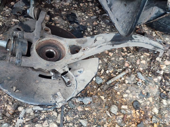 Hyundai sonata nf кулак поворотный левый