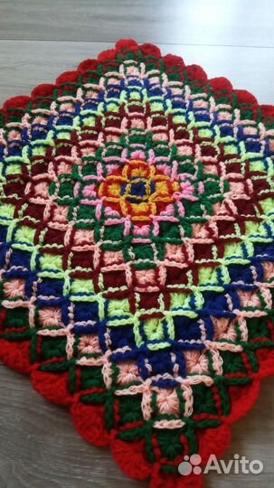 Коврик вязаный