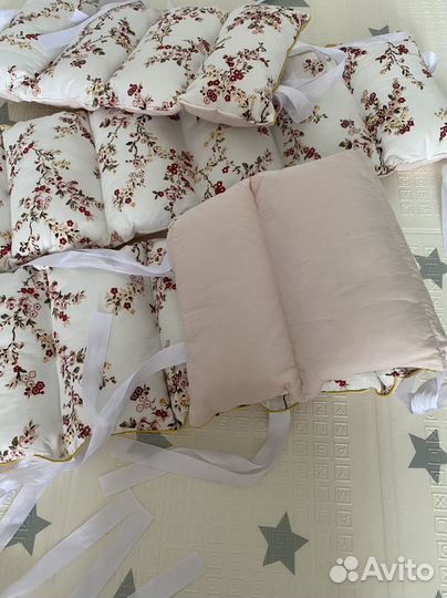 Бортики в детскую кроватку с одеялом