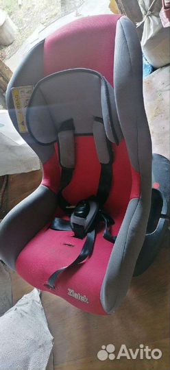 Автомобильное кресло