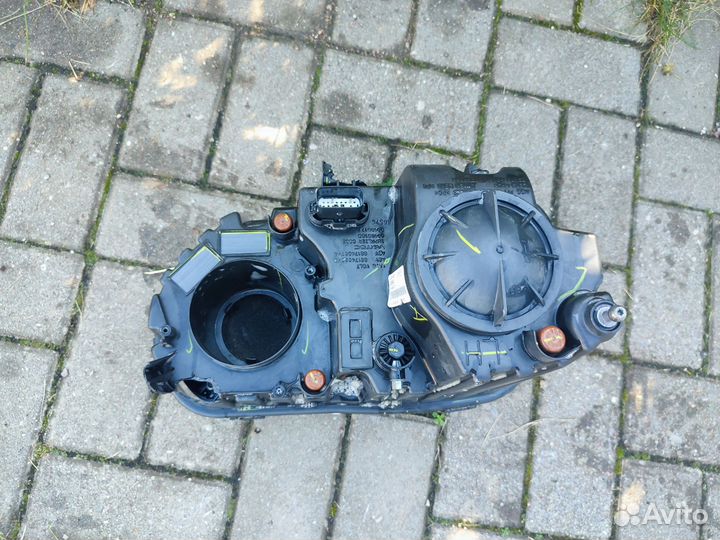 Фара dodge challenger