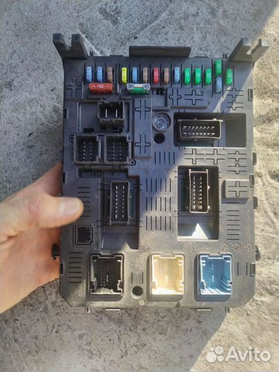 Блок предохранителей пежо 308 1.6 еп6 АКПП