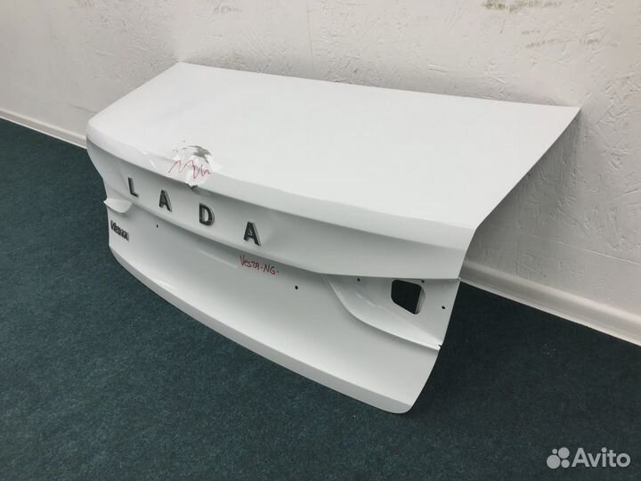 Крышка багажника LADA Vesta