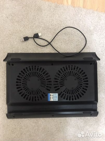 Подставка с охлаждением