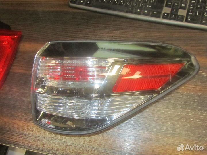 Фонарь правый lexus RX