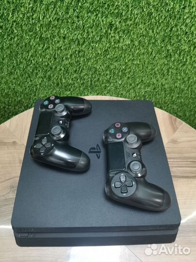 Sony PS4 slim 1 TB 2 джойстика +игра