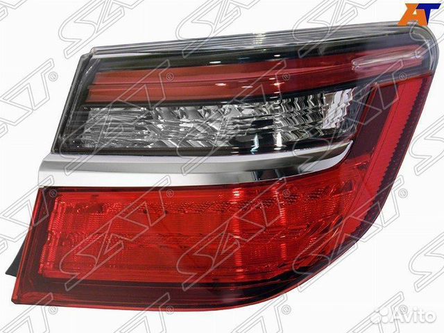 Фонарь правый наружный Toyota Camry V55