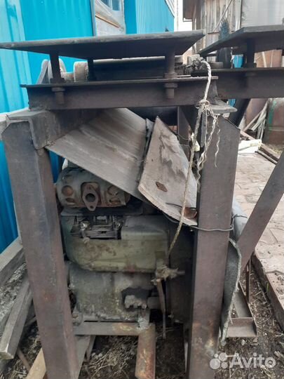 Циркулярный станок с бензиновым двигателем