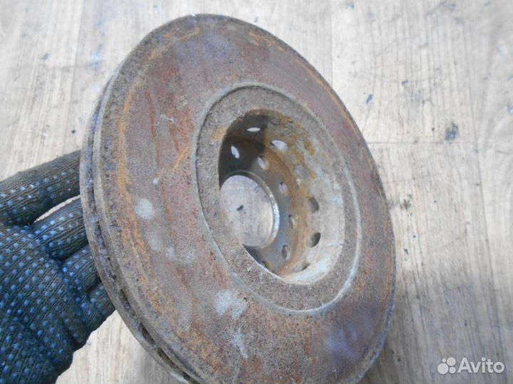 Диск тормозной передний вентилируемый Audi A8 4D