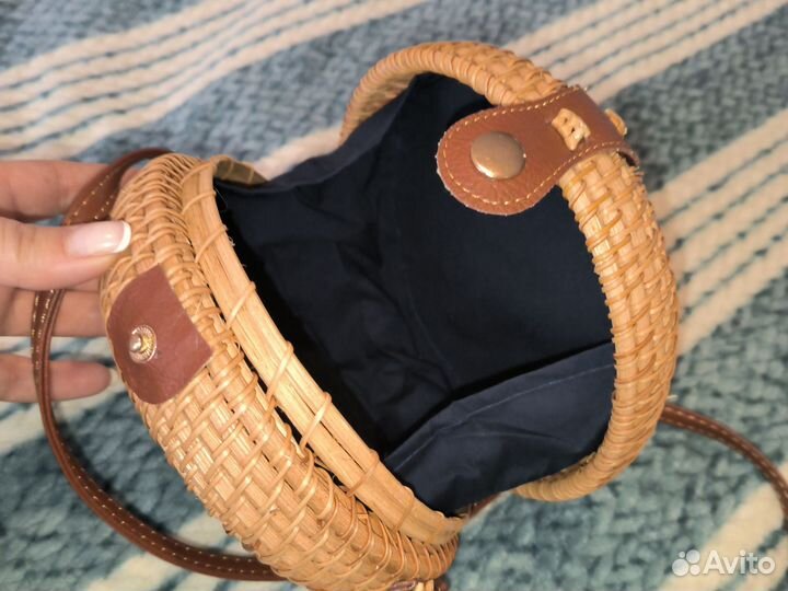Продам сумочку из ротанга