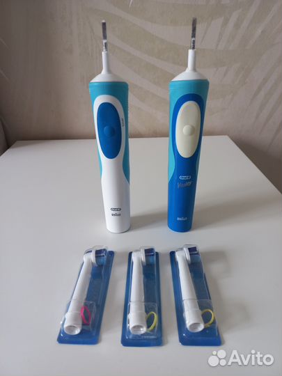 Электрическая зубная щетка oral b