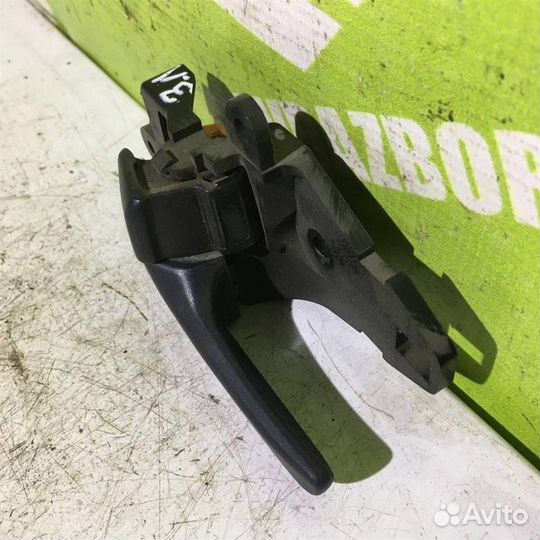 Ручка двери внутренняя левая Митсубиси Лансер 10