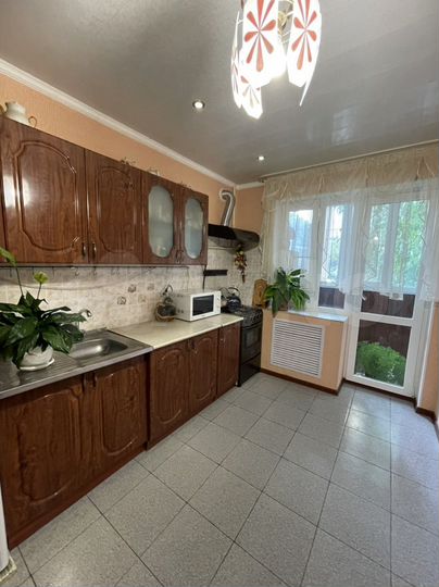 3-к. квартира, 70 м², 1/5 эт.