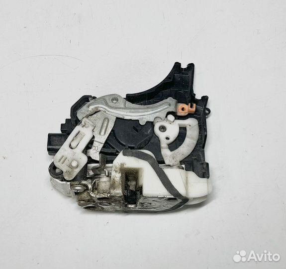 Замок задней правой двери Mitsubishi Outlander XL