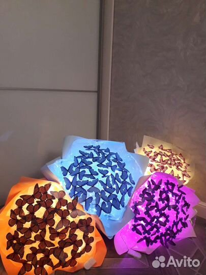 Светящиеся букеты из бабочек