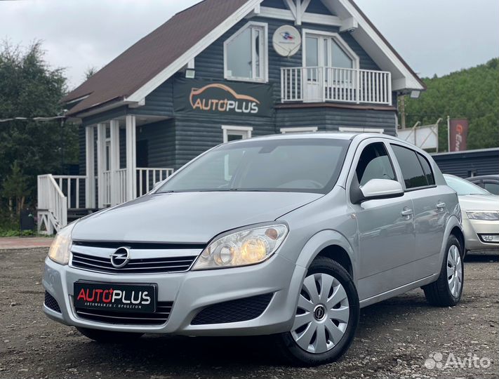 Opel Astra 1.6 МТ, 2011, 136 000 км