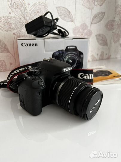 Зеркальный фотоаппарат Canon EOS 550D