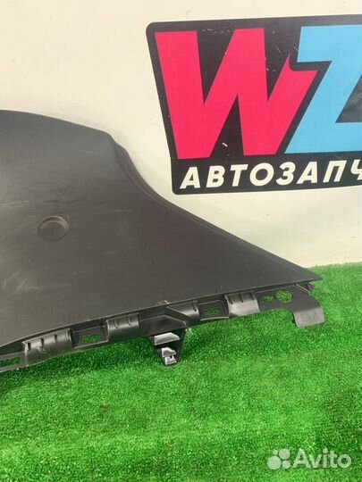 Обшивка отсека багажника правая верхняя Ford