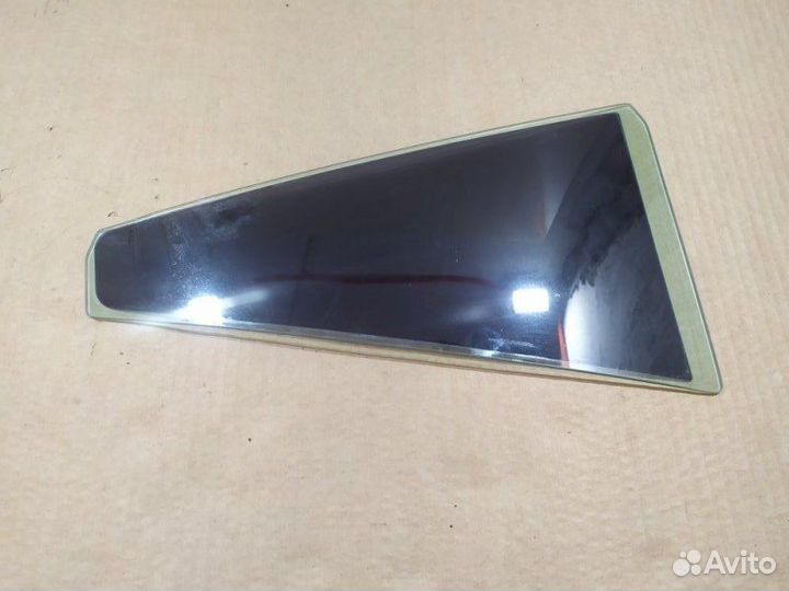 Стекло двери (форточка) заднее правое Toyota Rav-4