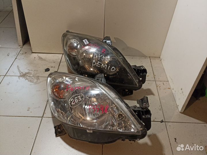 Фара Mazda Demio DY5W