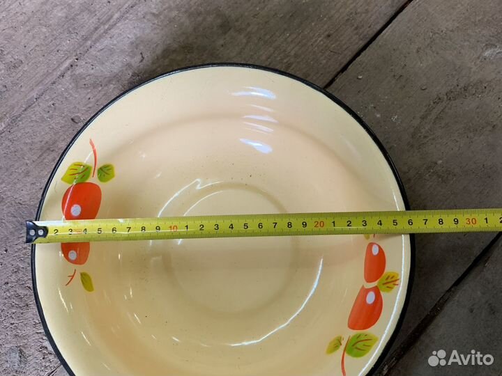 Эмалированное блюдо