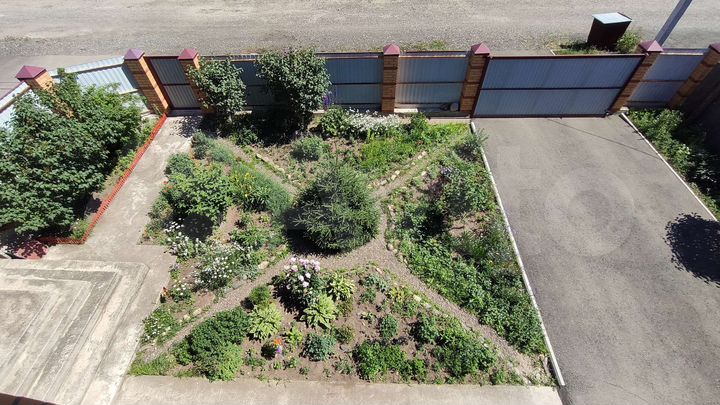 Дом 387 м² на участке 13,5 сот.