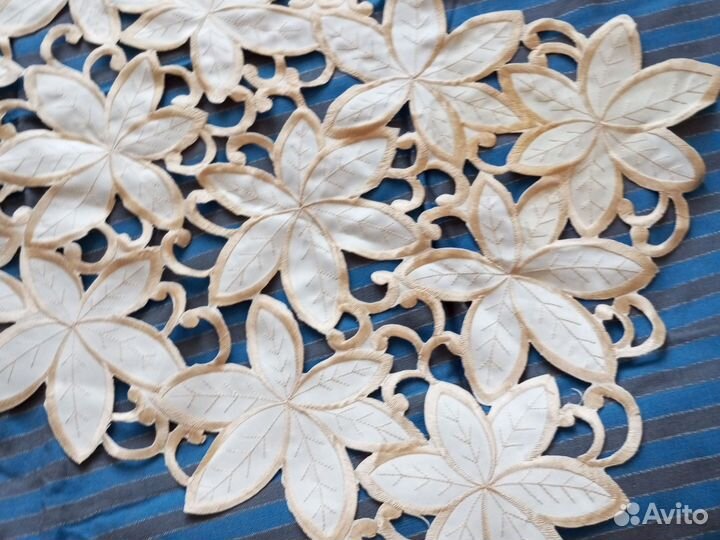 Салфетка с шитьем