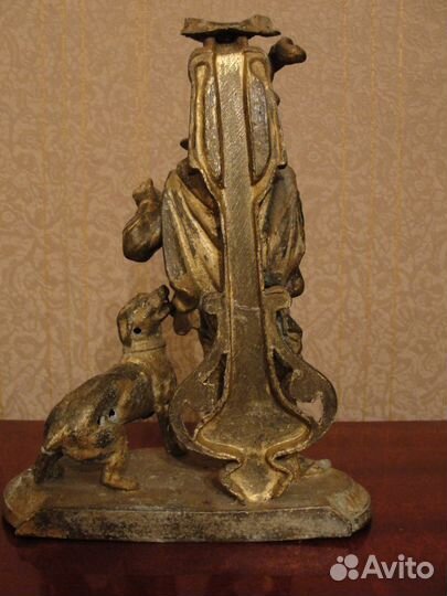 Фигурки, скульптуры