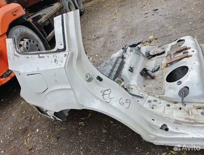 Крыло Subaru Forester 3 заднее правое