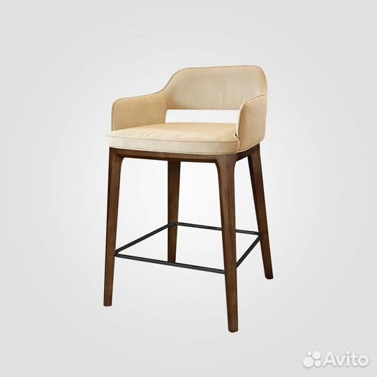 Стул полубарный из массива дерева