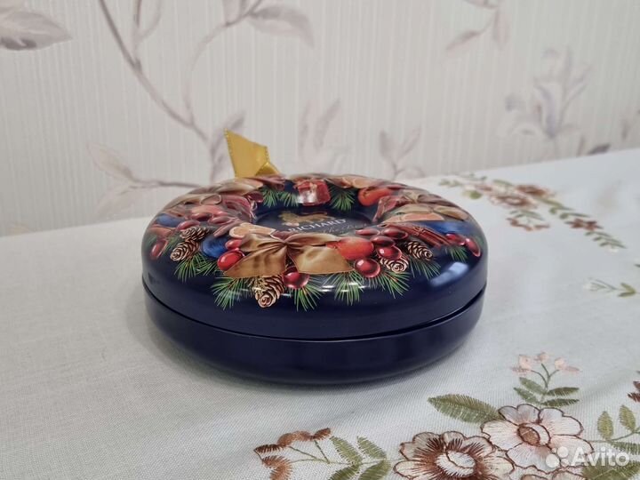 Коробка жестяная круглая