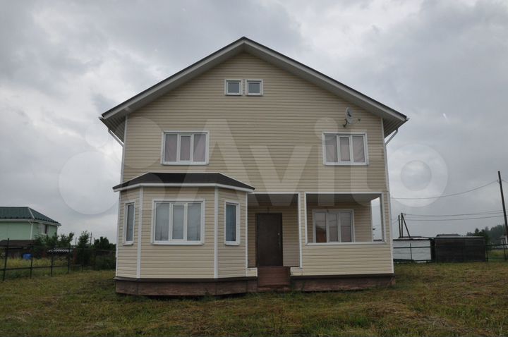 Дом 181,9 м² на участке 12 сот.