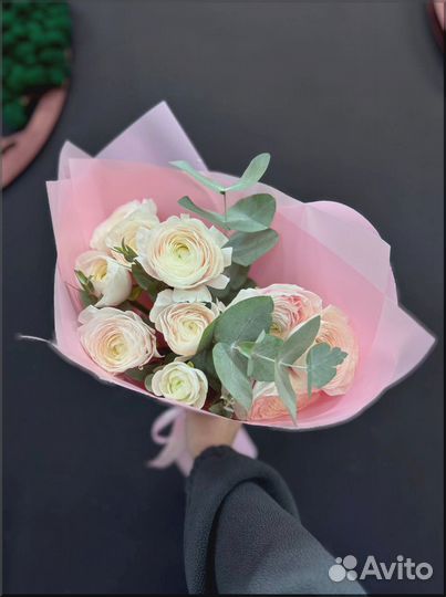 Букет из разноцветных тюльпанов