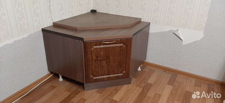 Тумба угловая