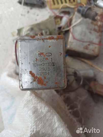 Конденсаторы, тумблеры