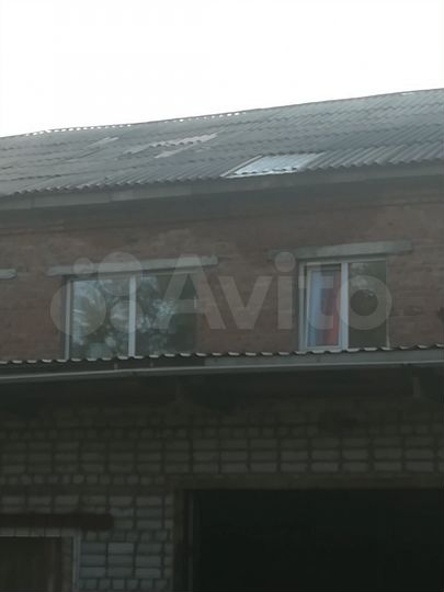 Дом 980 м² на участке 10 га